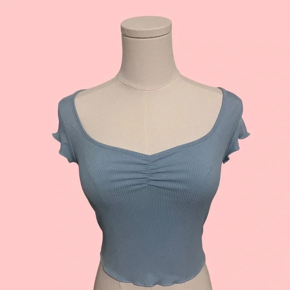 SHEIN Tops - Ruffled trim cropped tank  top